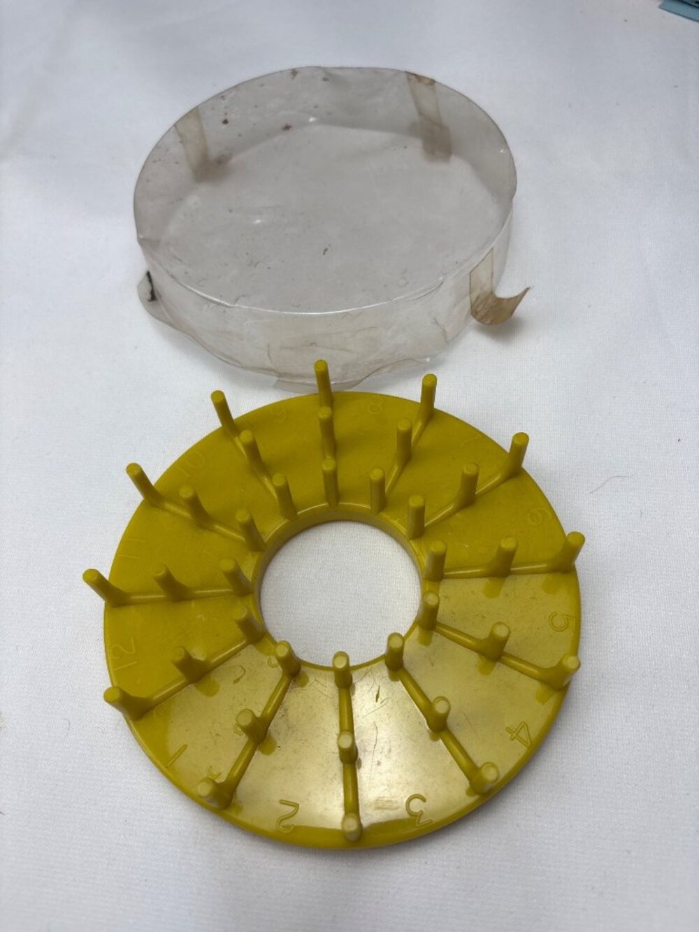 Studio Twelve Magni Fleur Loom Yellow Plastic Flower DIY Vintage Craft Tool USA